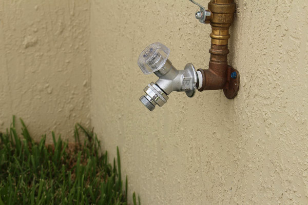What Is the Major Difference between a Hose Bib and a Spigot?