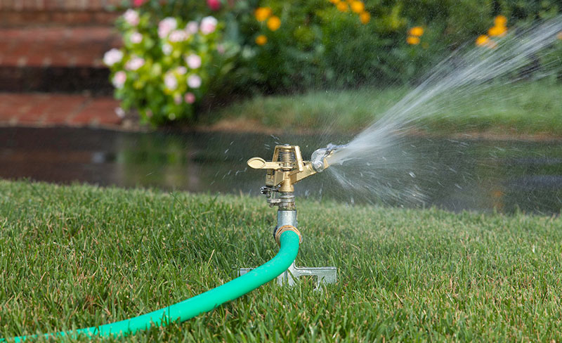 how-to-make-a-sprinkler-system-with-garden-hose